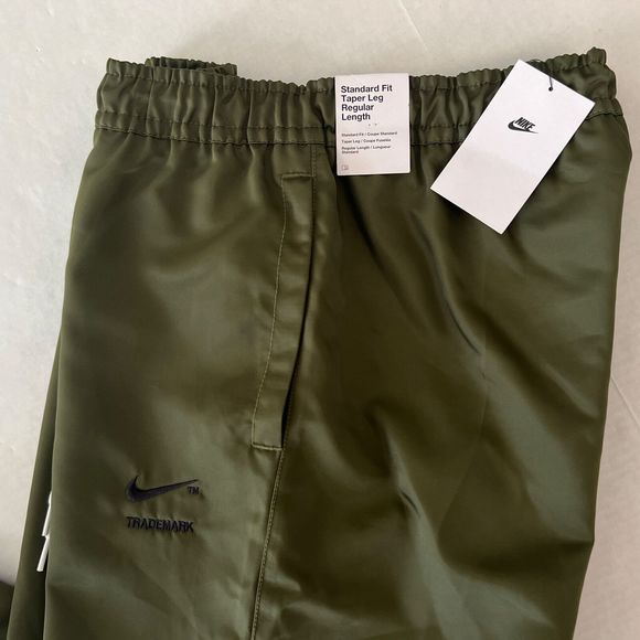 Nike DD6057 326 Men's Sz L Olive Sportswear Taper Leg Swoosh Jogger Pants $110 - Picture 4 of 8
